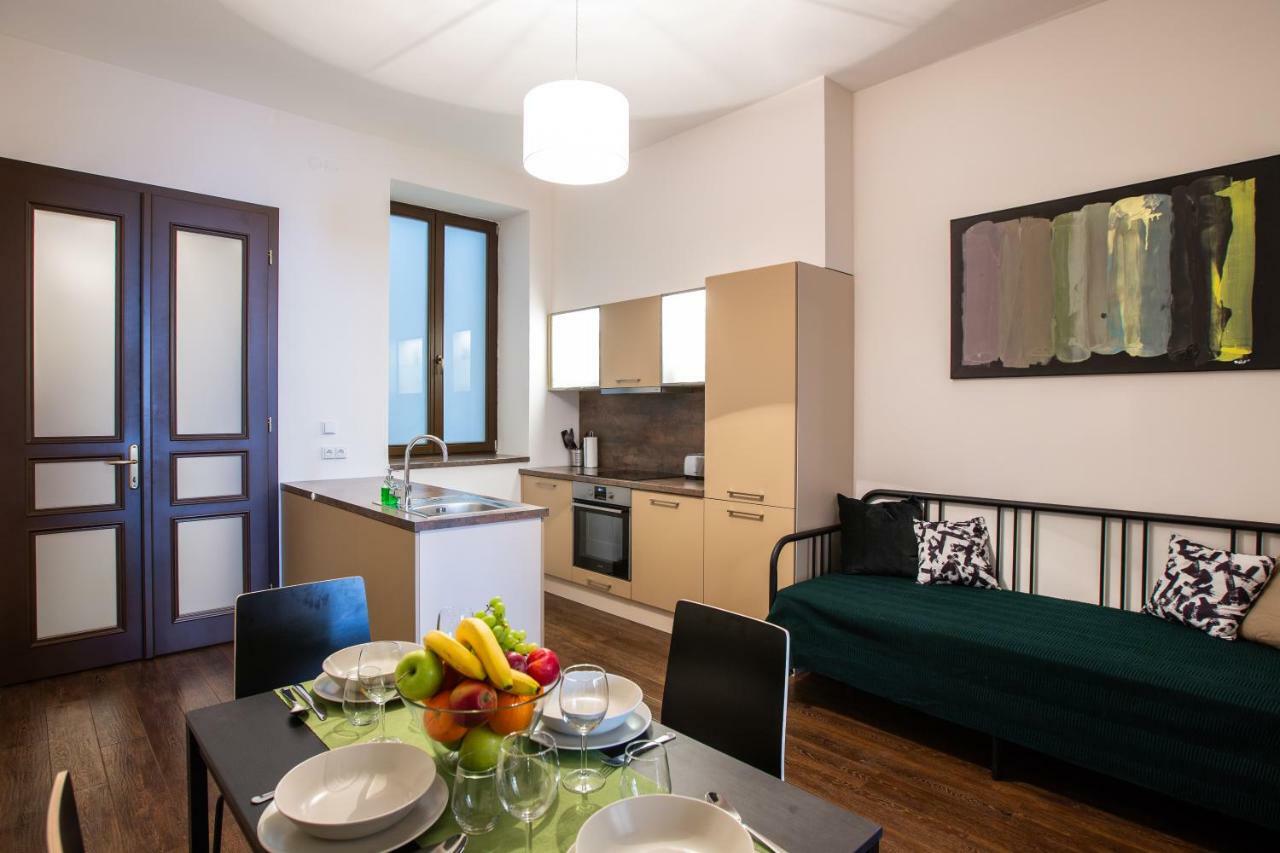 Modern Family Apt. With Central Square Entrance Hradec Kralove Exterior photo